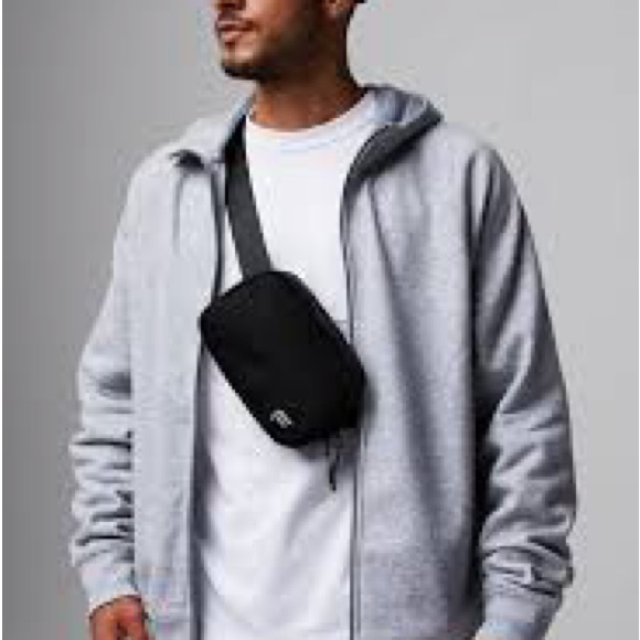 NWT Fabletics - The Belt Bag - Black - Picture 6 of 6